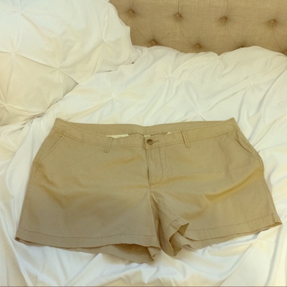 **Moving Sale** Old Navy Khaki Shorts - Picture 1 of 5